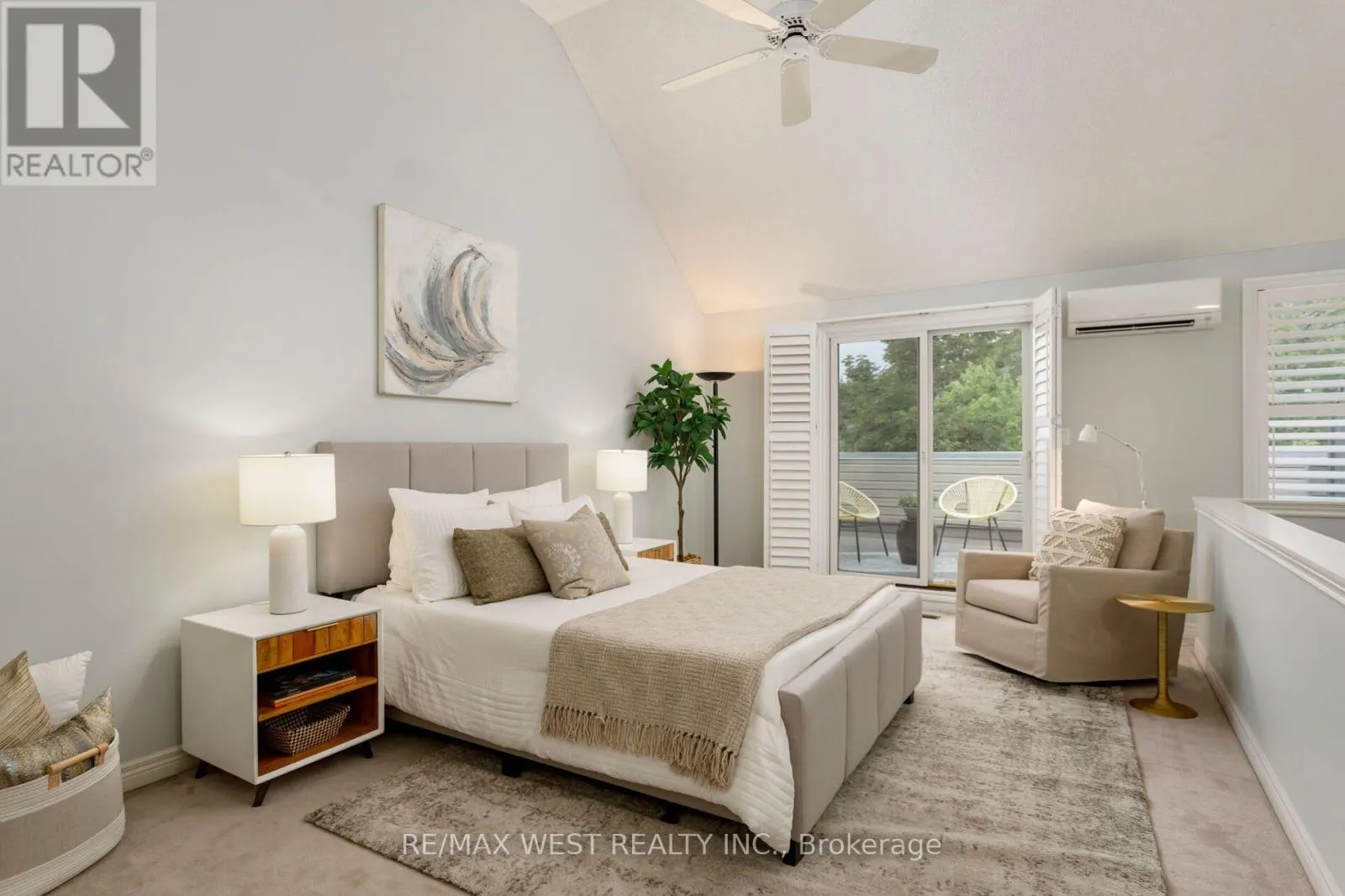 3 - 175 GRAND AVENUE