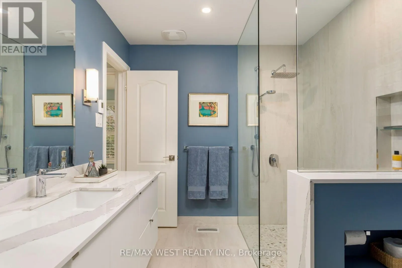3 - 175 GRAND AVENUE