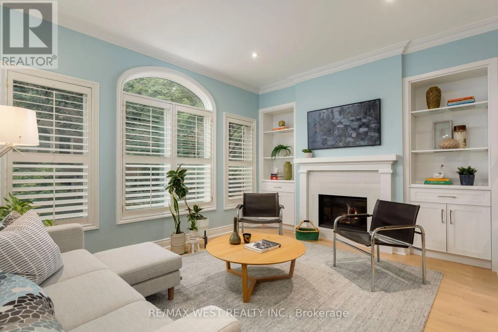 3 - 175 GRAND AVENUE