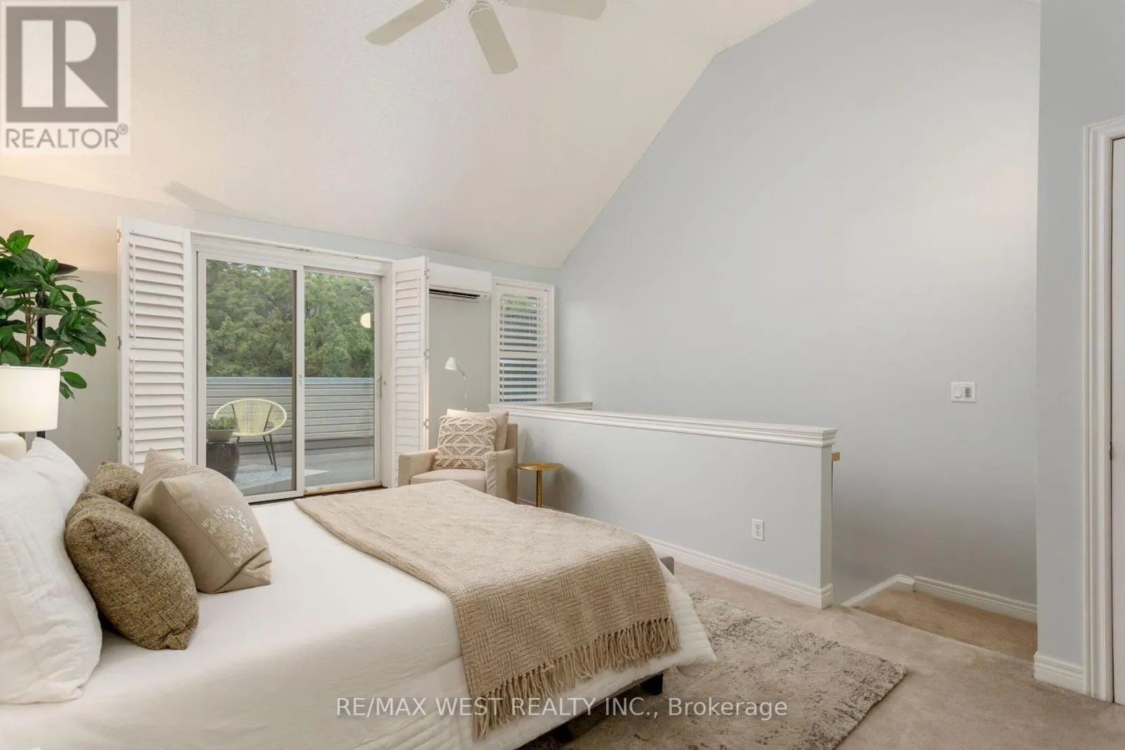 3 - 175 GRAND AVENUE