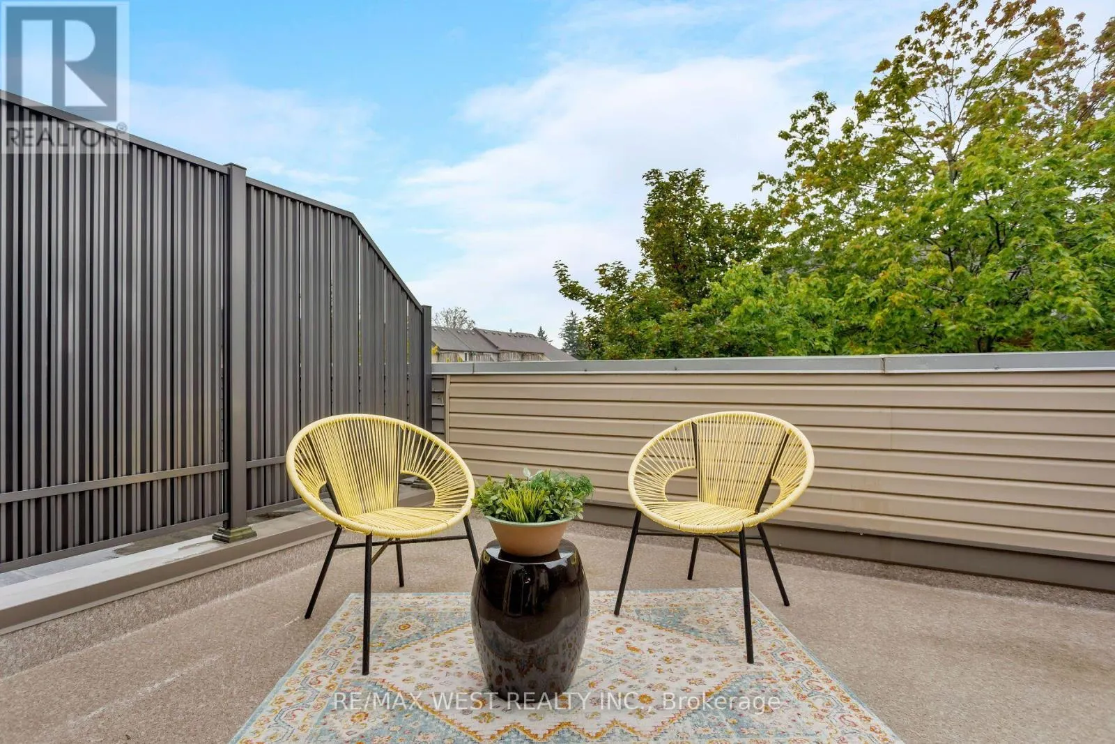 3 - 175 GRAND AVENUE