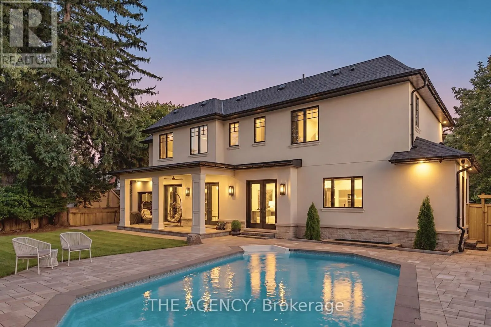 1529 VENETIA DRIVE
