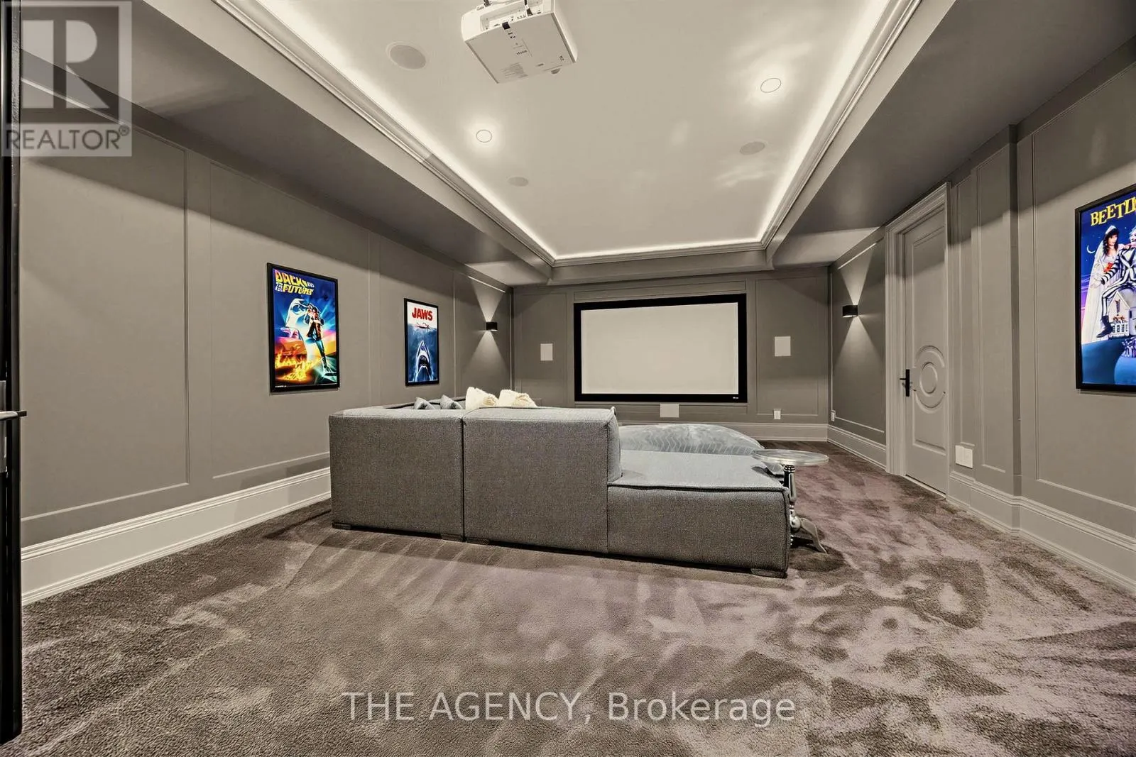 1529 VENETIA DRIVE