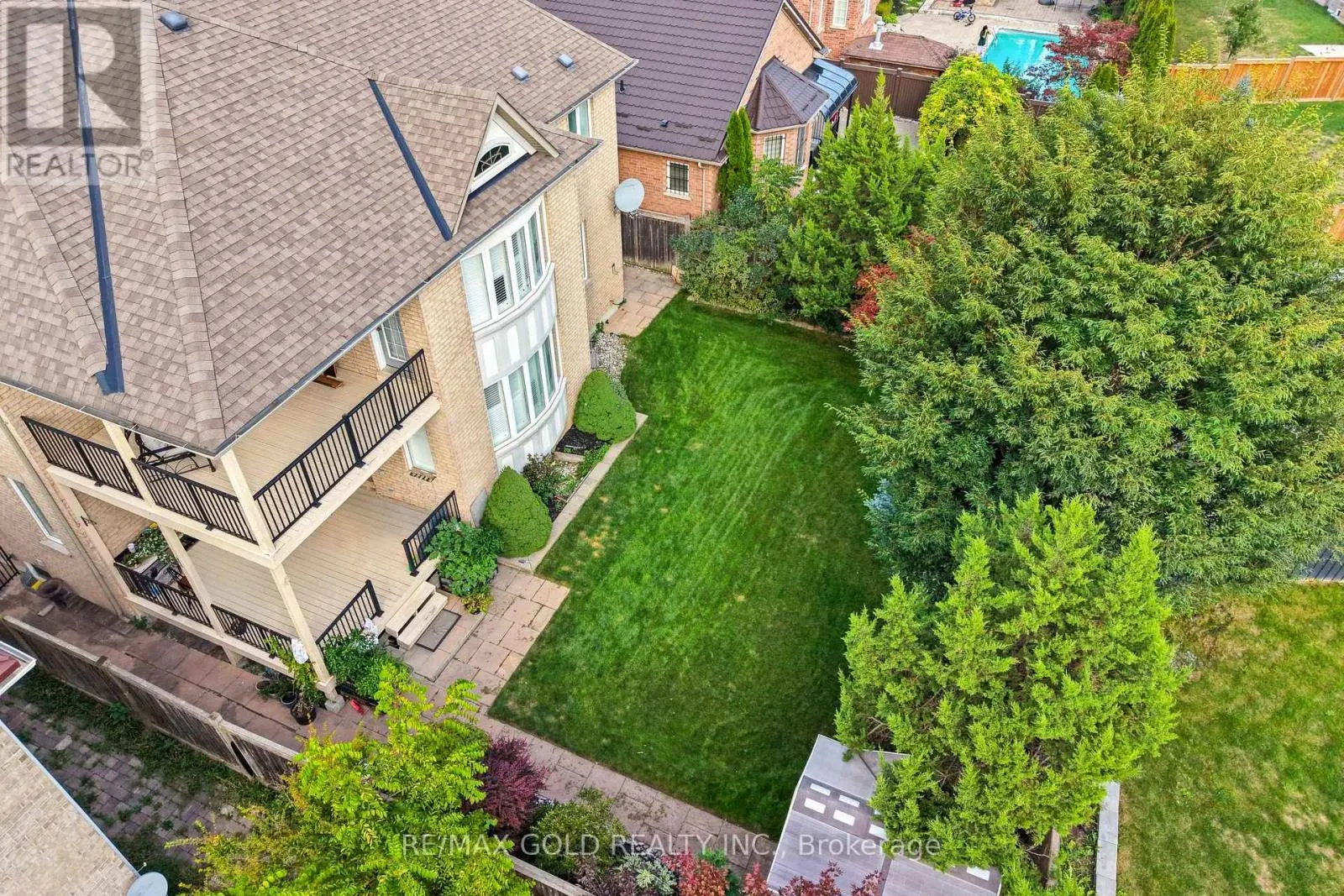6 PASADENA AVENUE