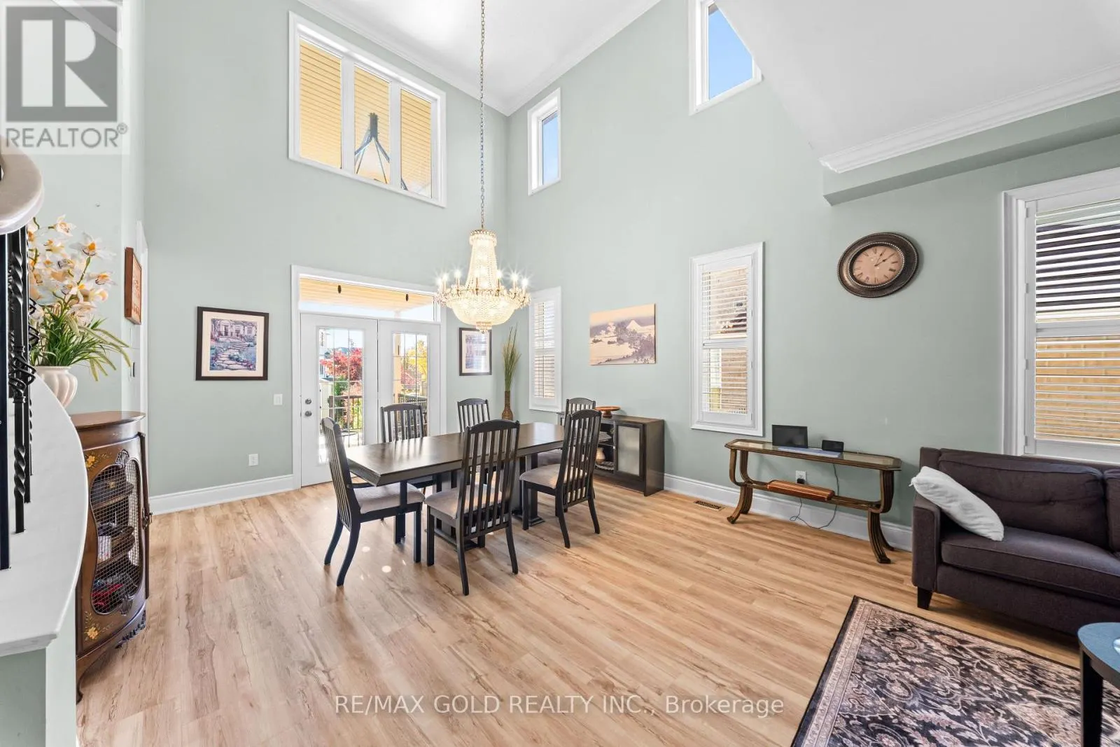 6 PASADENA AVENUE