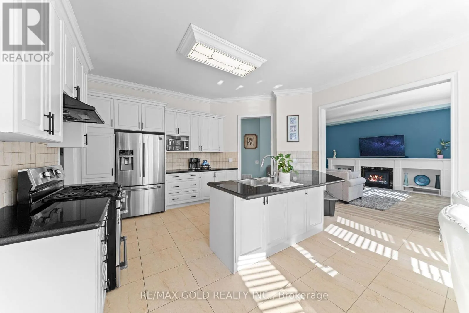 6 PASADENA AVENUE