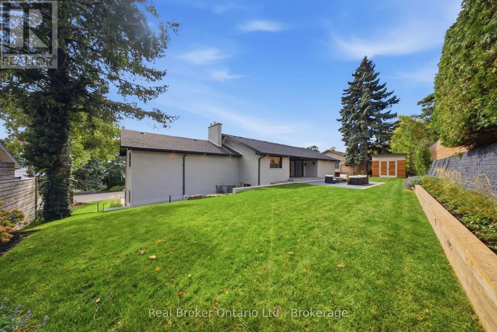 841 DANFORTH PLACE
