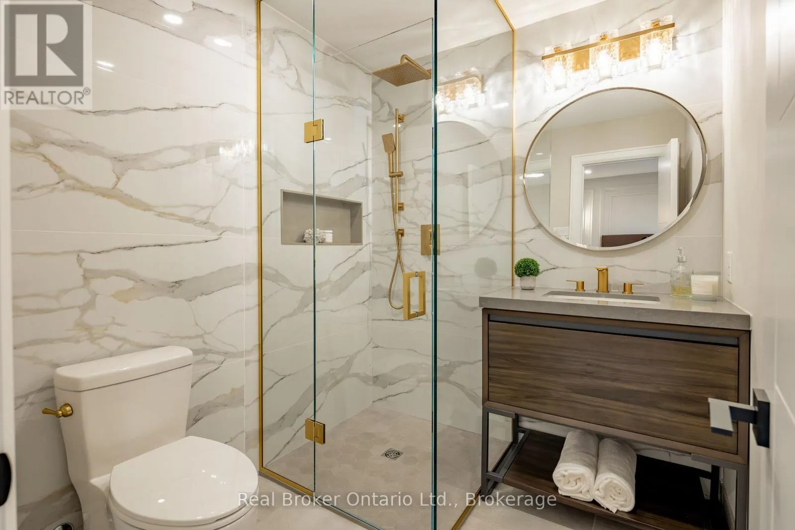 841 DANFORTH PLACE