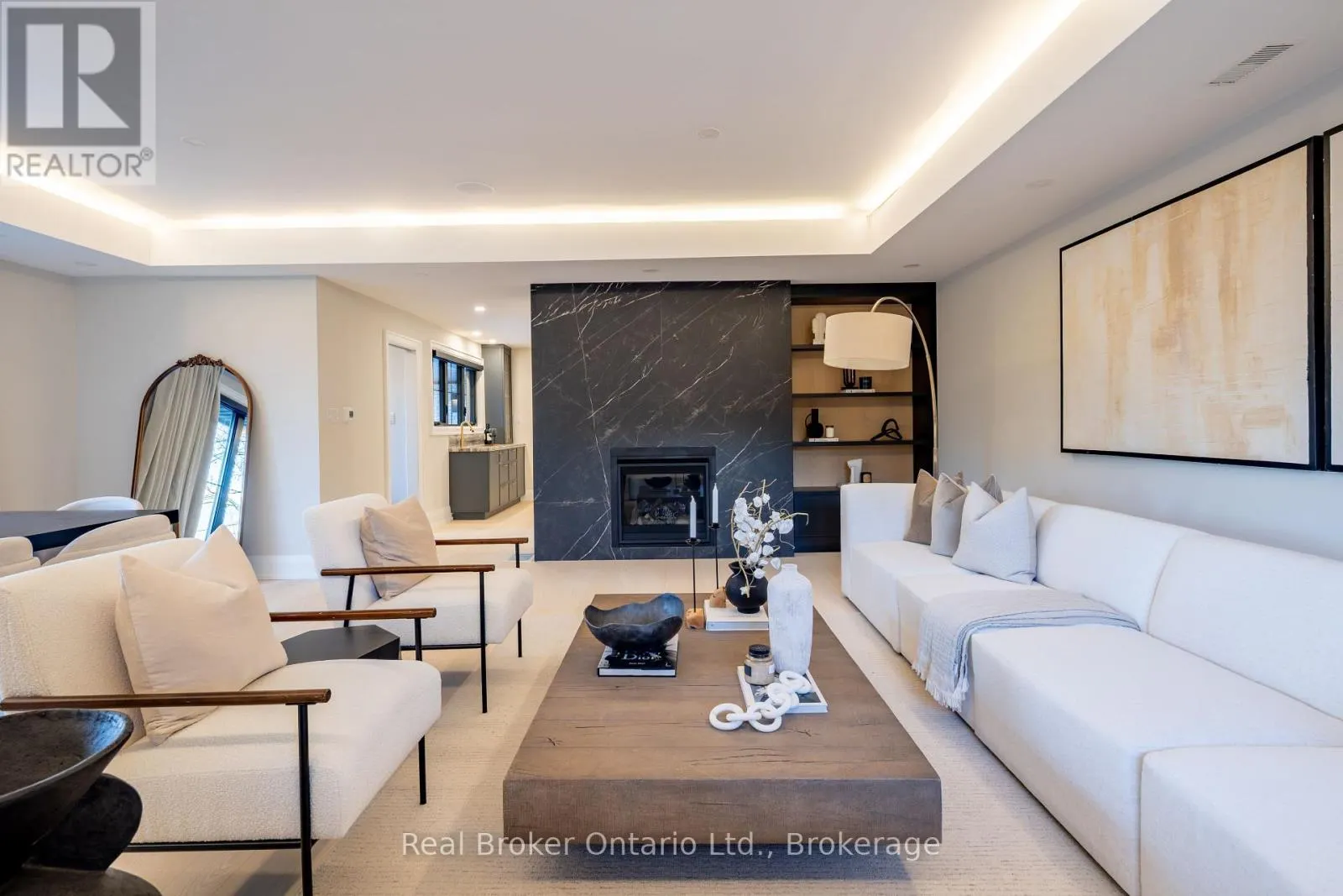841 DANFORTH PLACE