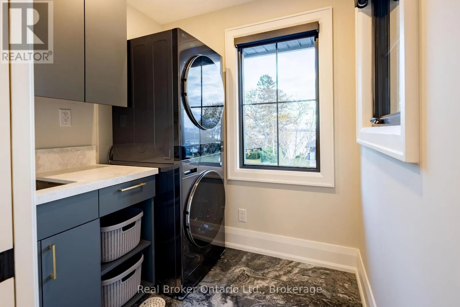 841 DANFORTH PLACE