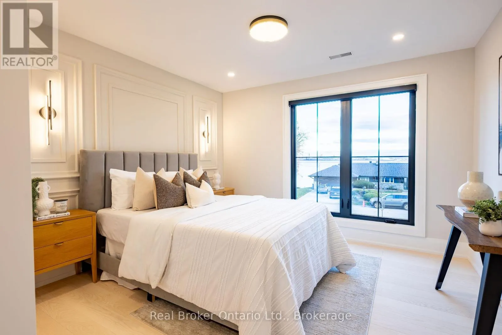 841 DANFORTH PLACE