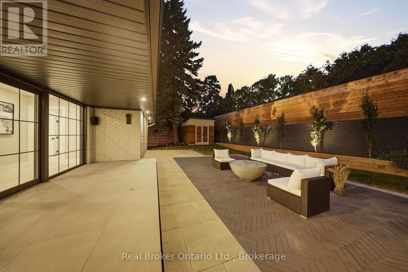 841 DANFORTH PLACE