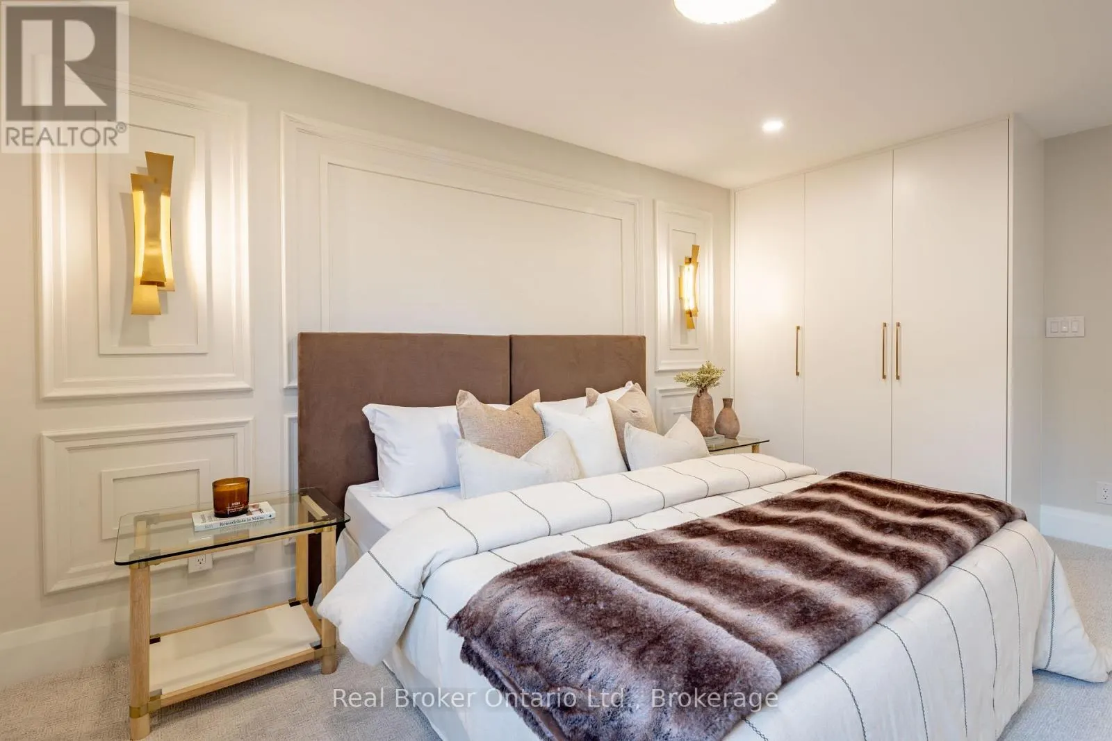 841 DANFORTH PLACE