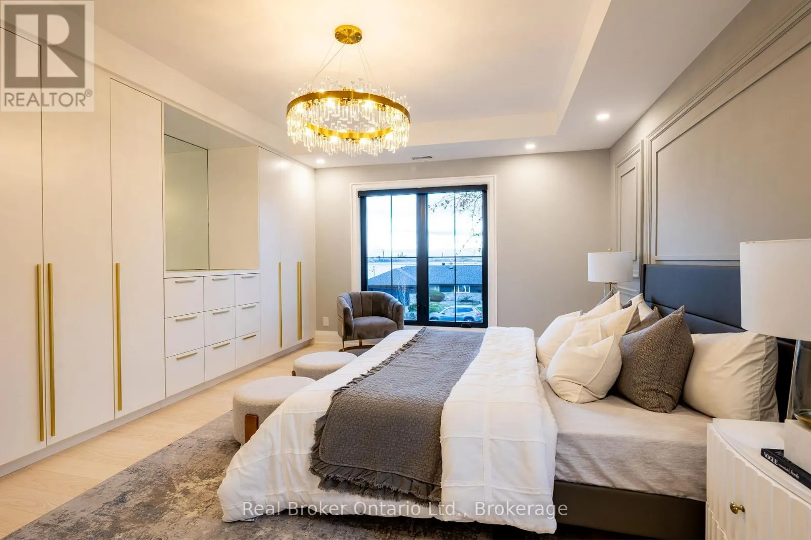 841 DANFORTH PLACE