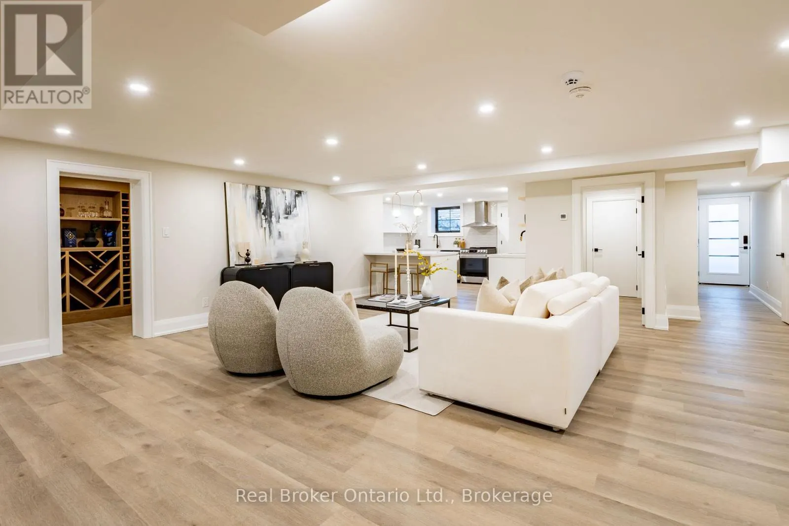 841 DANFORTH PLACE