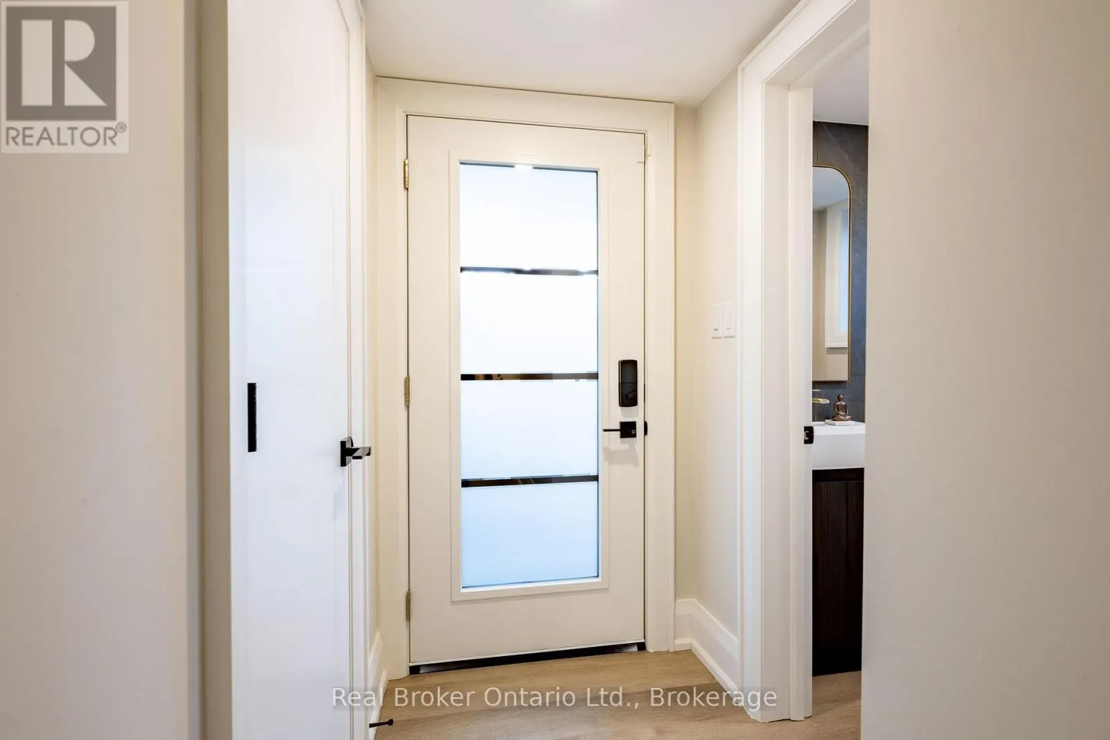841 DANFORTH PLACE