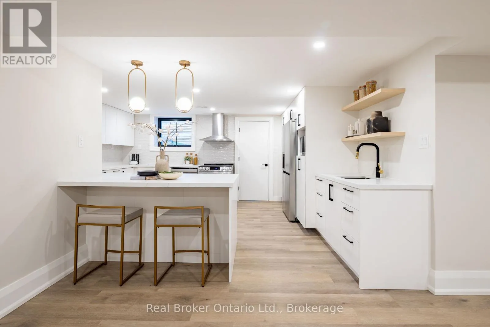 841 DANFORTH PLACE
