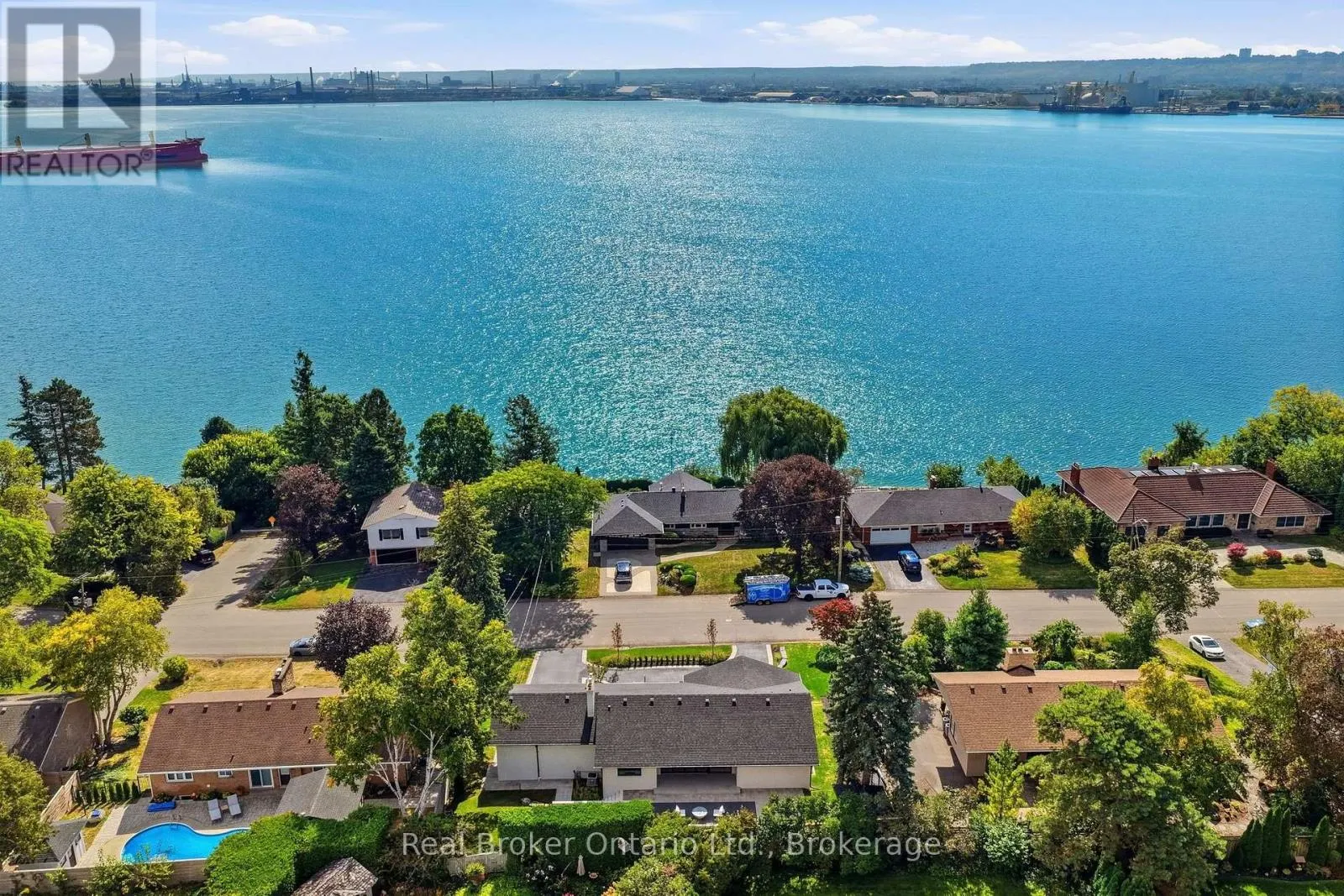 841 DANFORTH PLACE