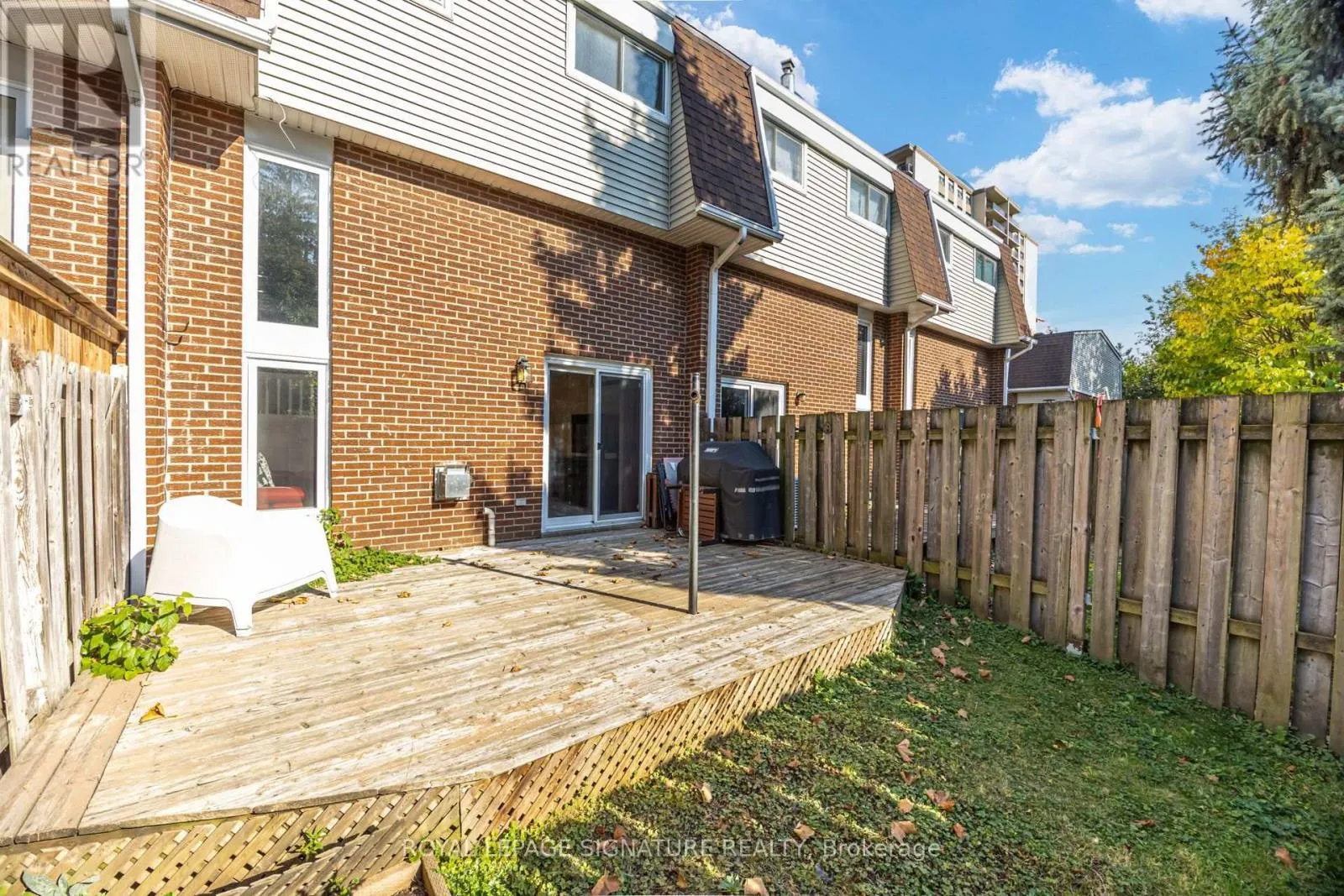 16 - 960 WARWICK COURT