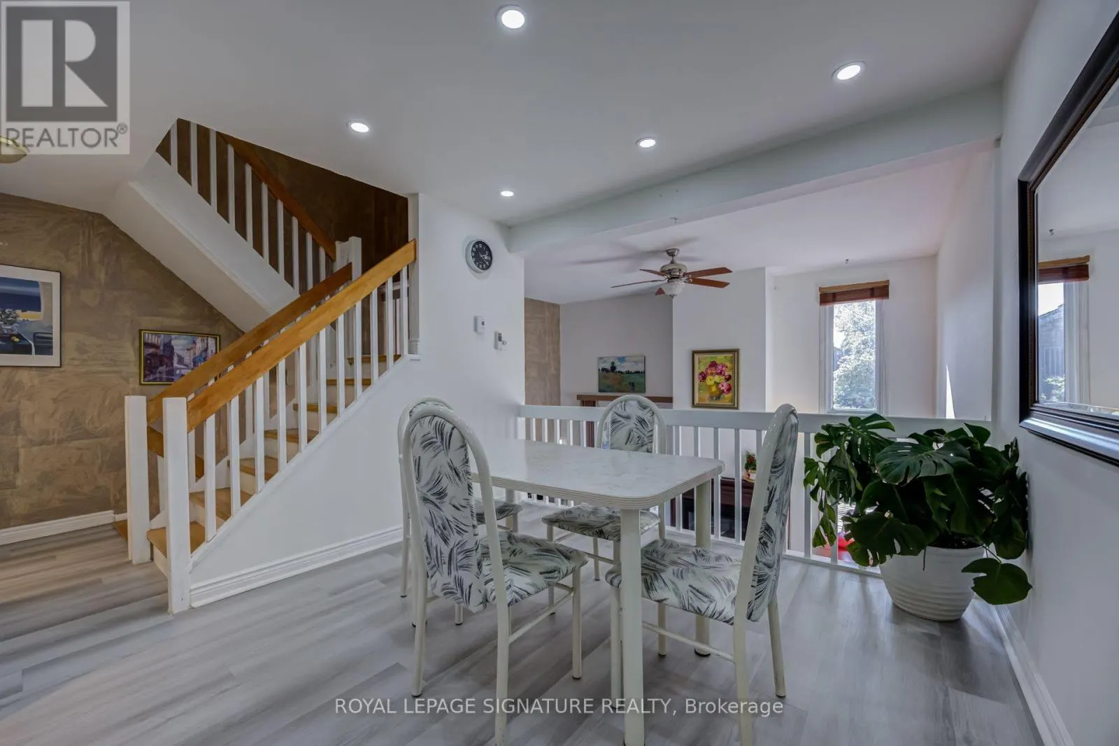 16 - 960 WARWICK COURT