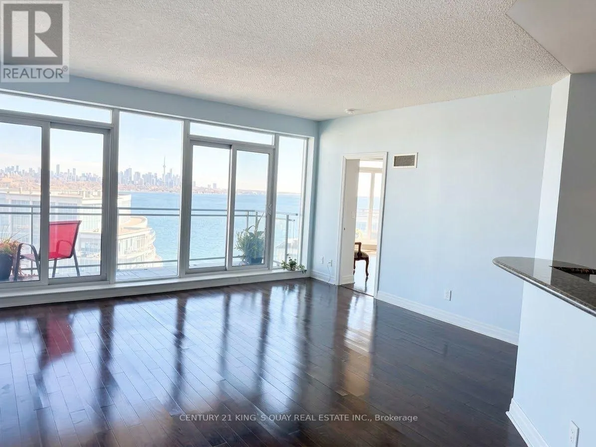 2106 - 2121 LAKE SHORE BOULEVARD W