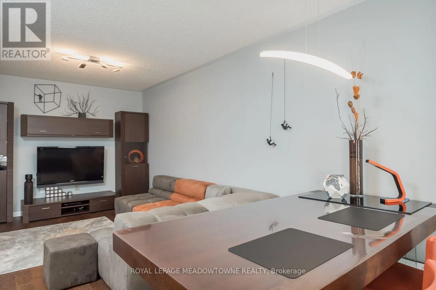 219 SEPTIMUS HEIGHTS