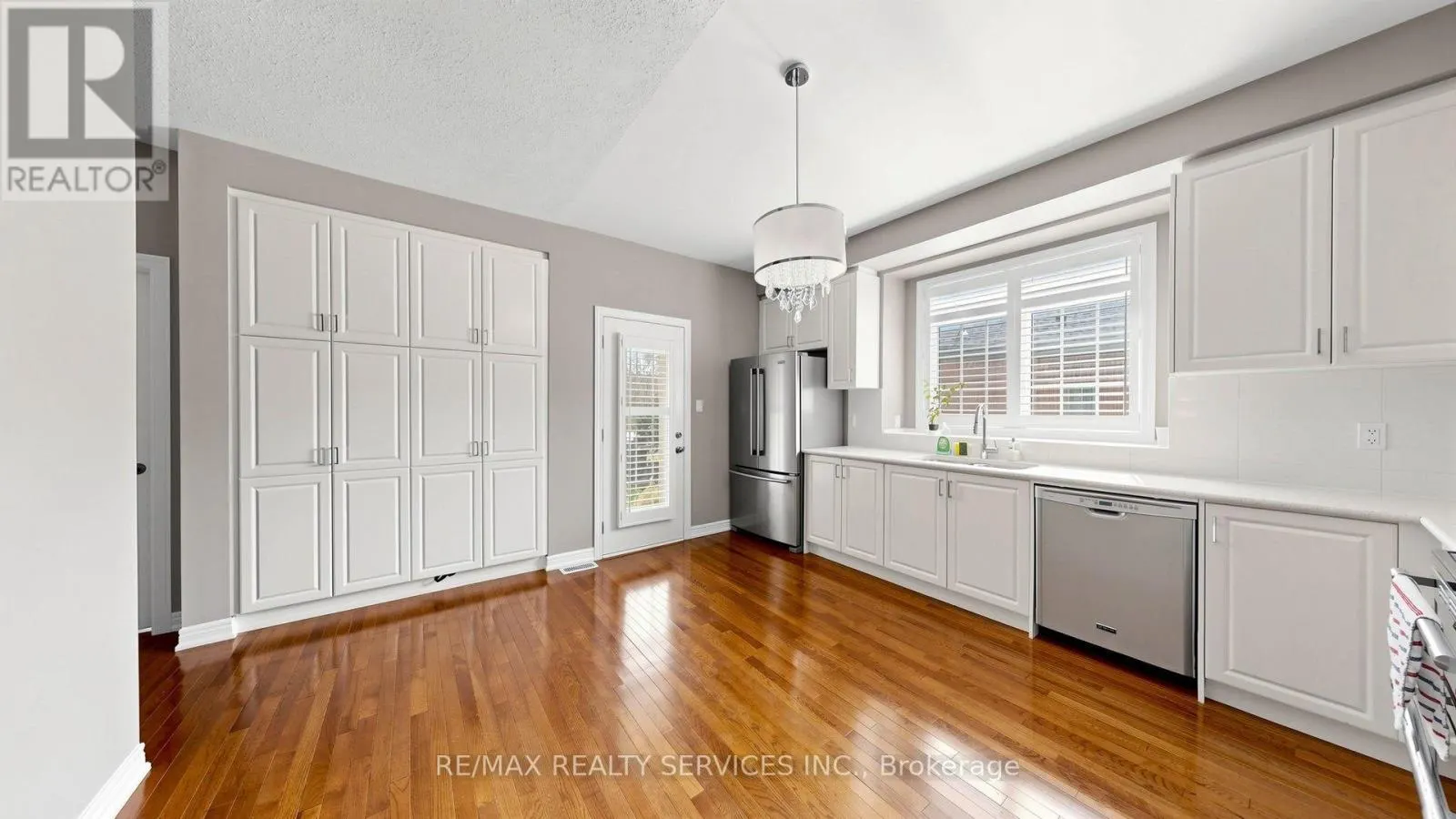 4 - 35 LOBELIA STREET
