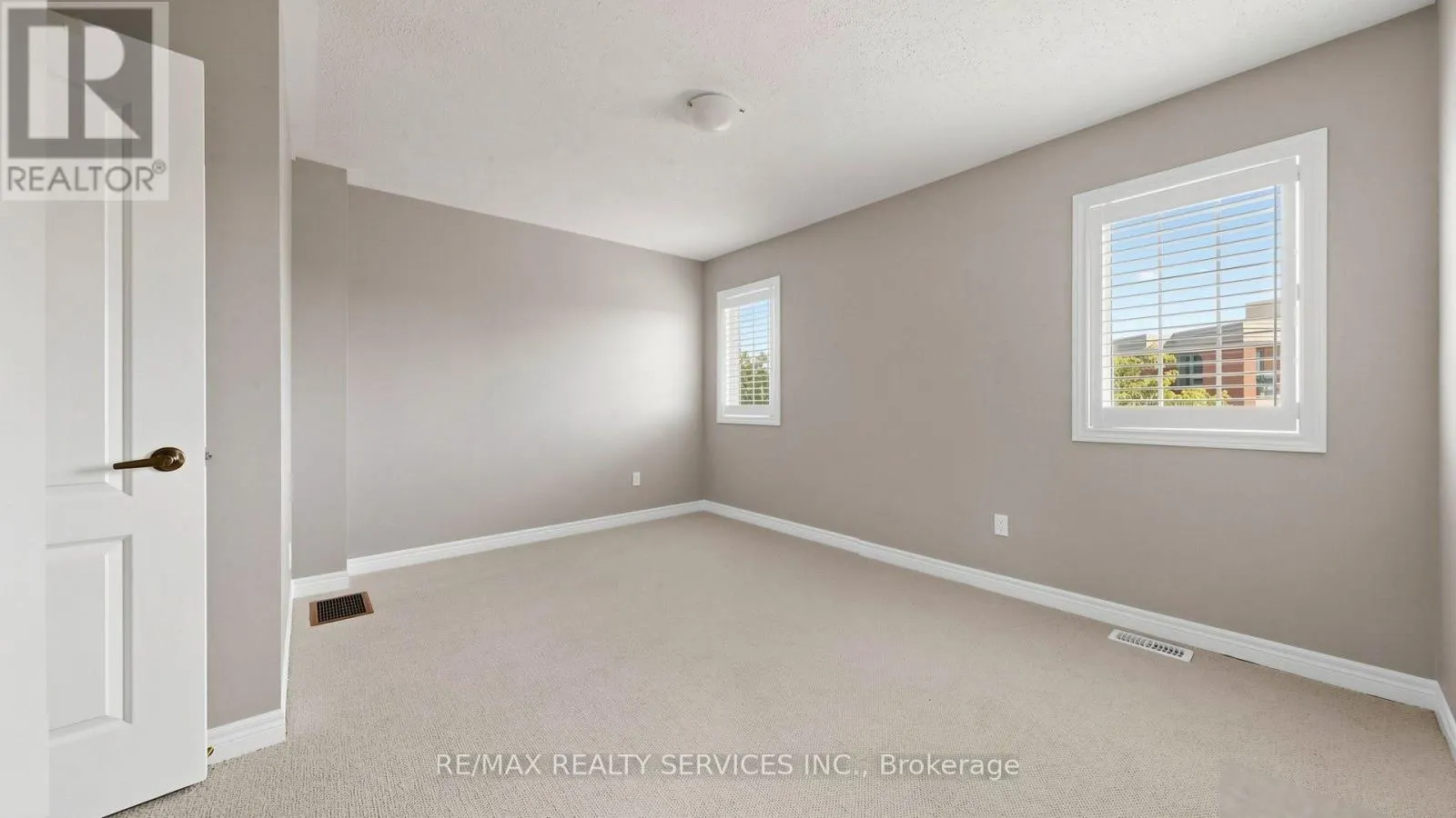 4 - 35 LOBELIA STREET