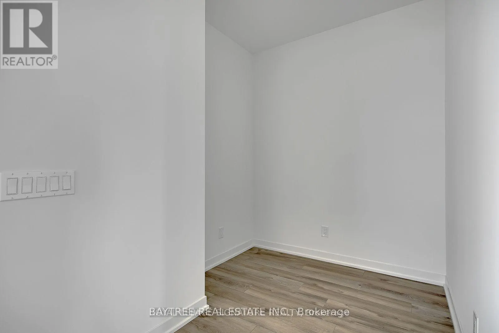 1003 - 1808 ST CLAIR AVENUE W