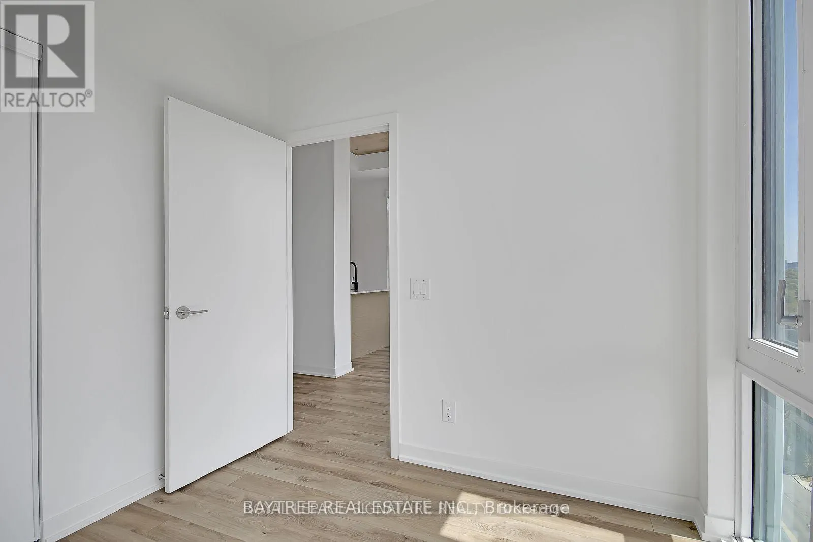 1003 - 1808 ST CLAIR AVENUE W
