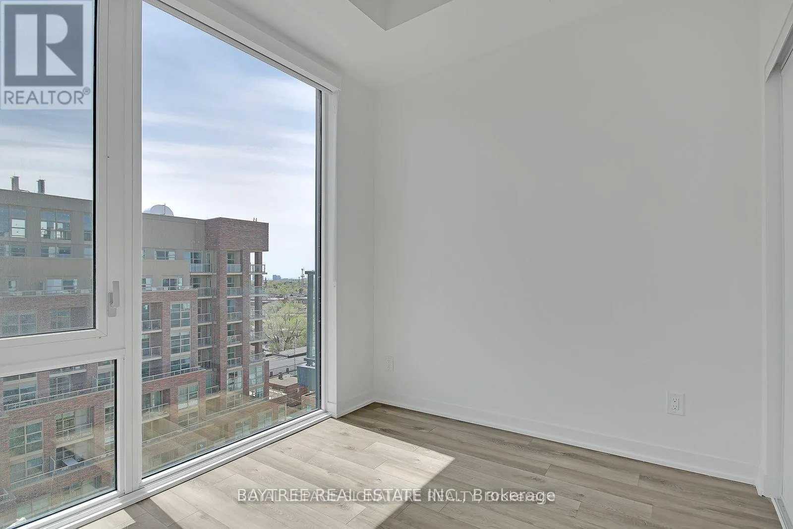 1003 - 1808 ST CLAIR AVENUE W