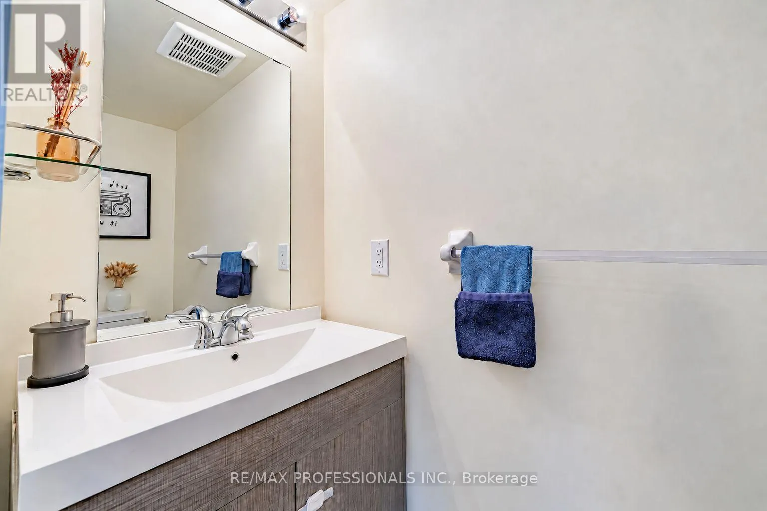 11 - 2335 SHEPPARD AVENUE W