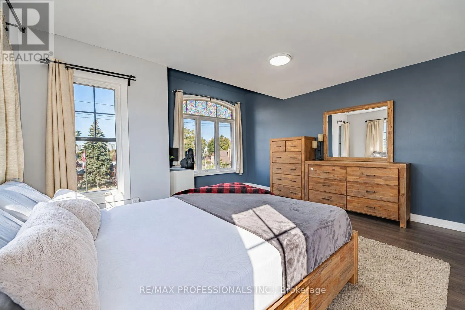 11 - 2335 SHEPPARD AVENUE W