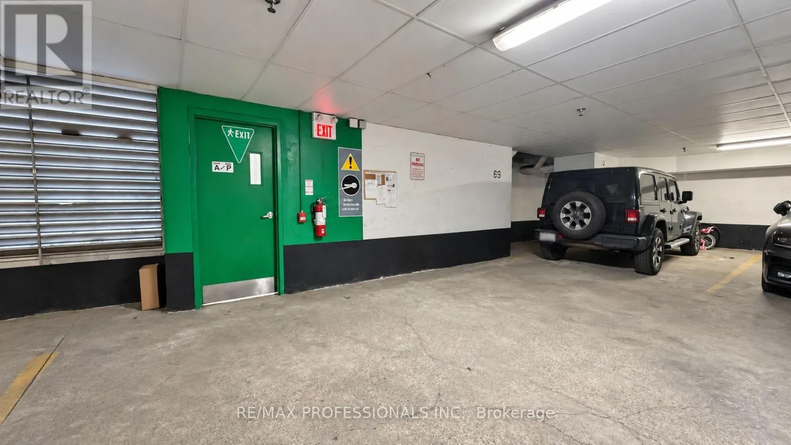 11 - 2335 SHEPPARD AVENUE W