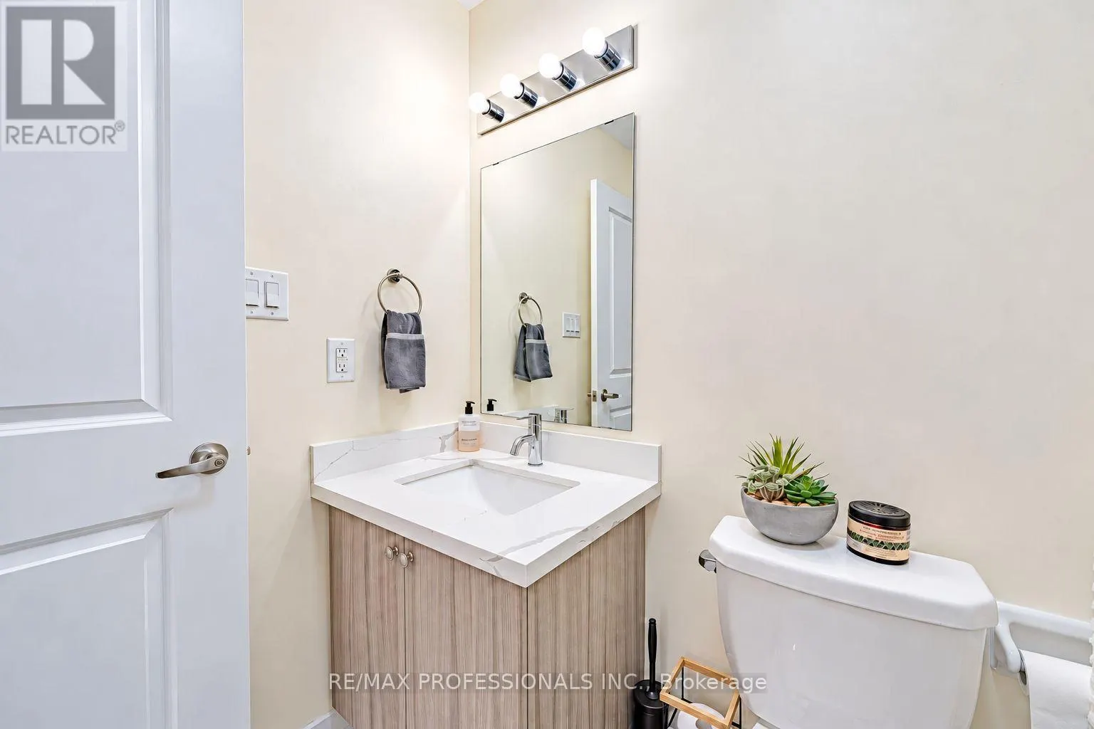 11 - 2335 SHEPPARD AVENUE W