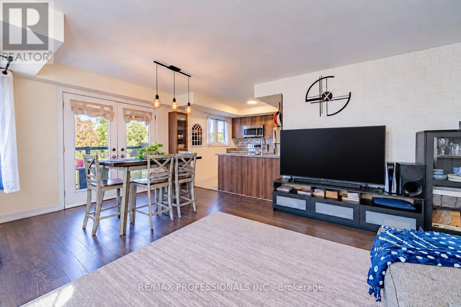 11 - 2335 SHEPPARD AVENUE W
