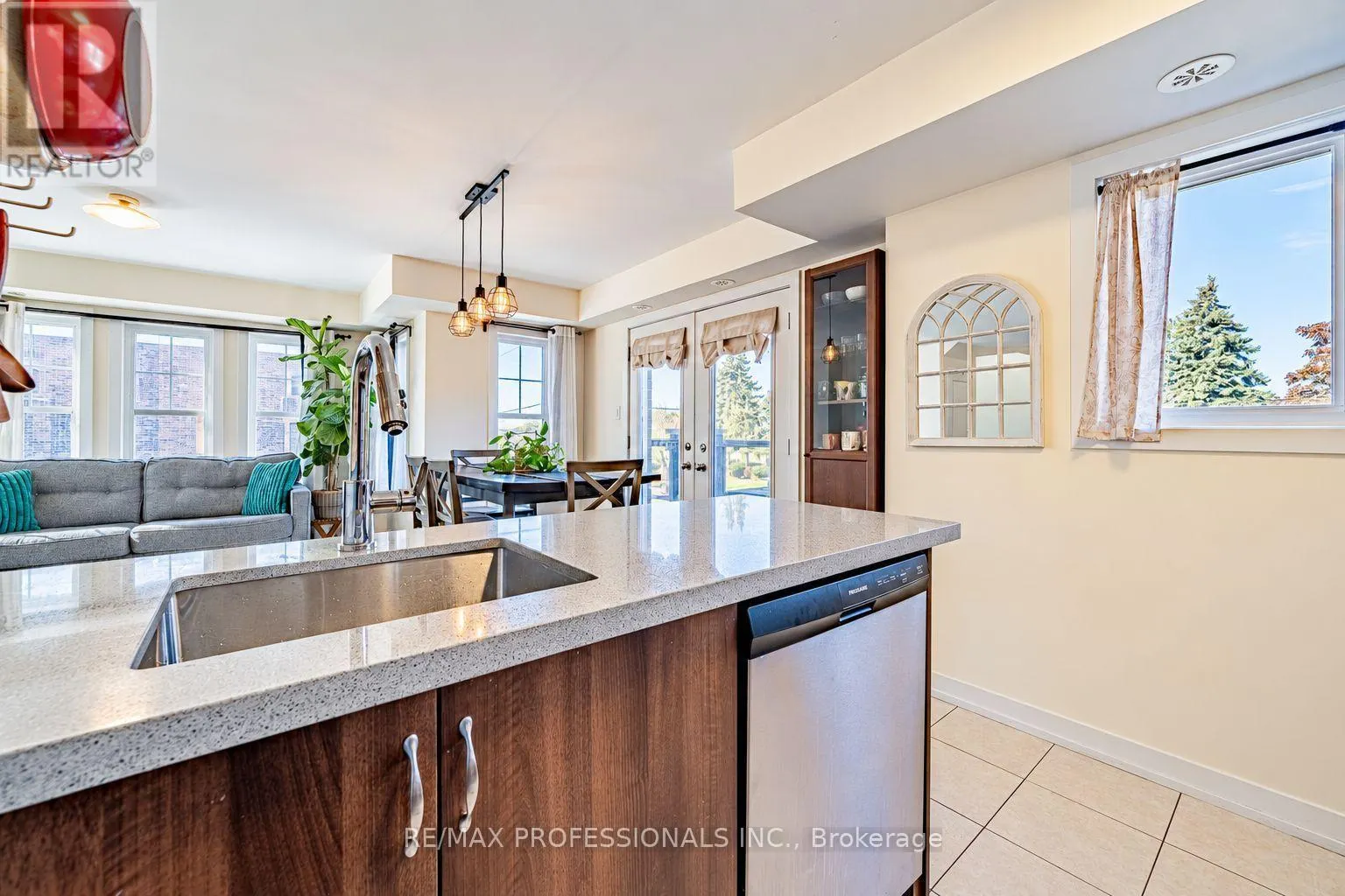 11 - 2335 SHEPPARD AVENUE W