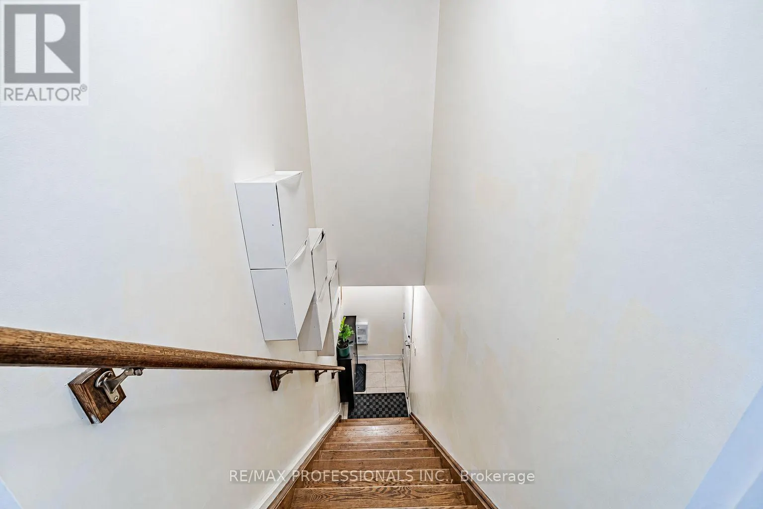 11 - 2335 SHEPPARD AVENUE W