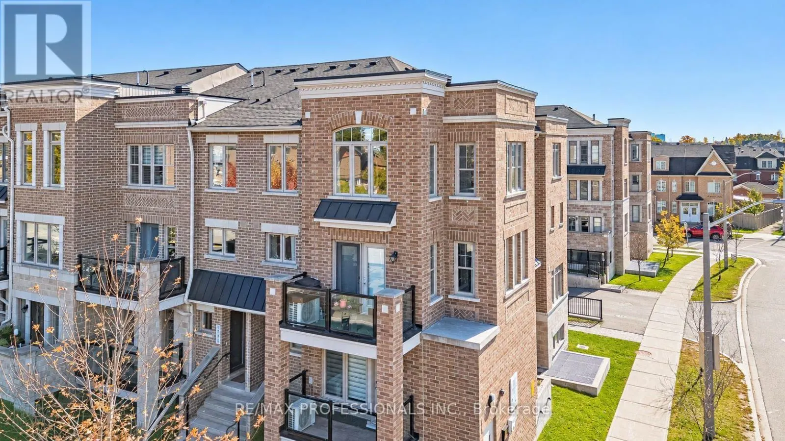11 - 2335 SHEPPARD AVENUE W