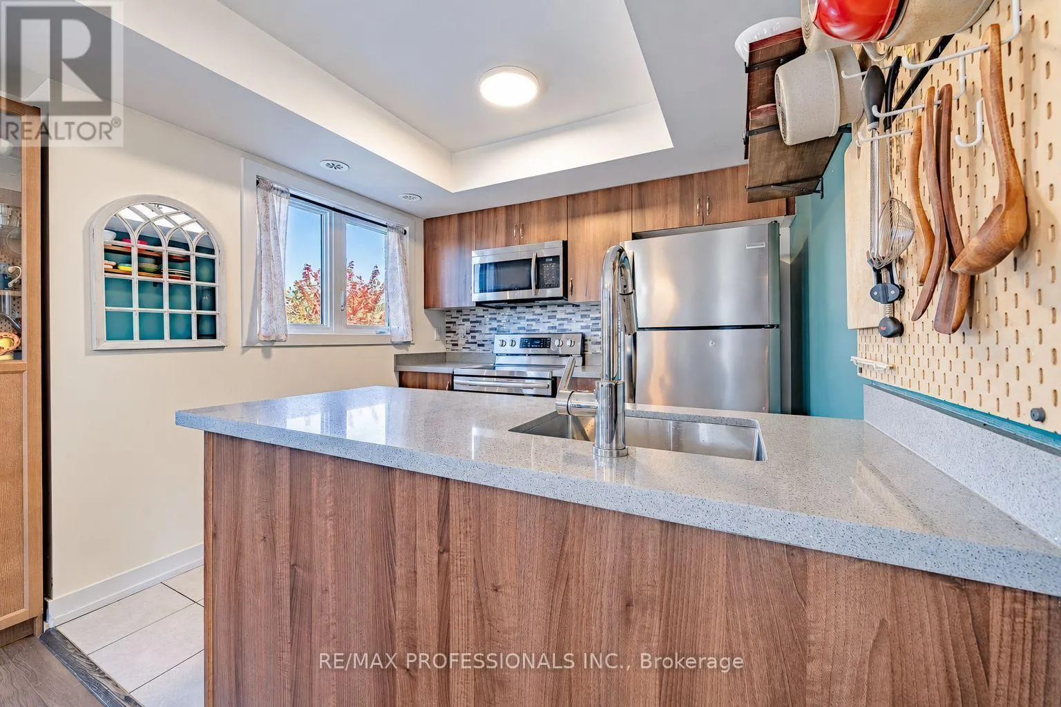 11 - 2335 SHEPPARD AVENUE W
