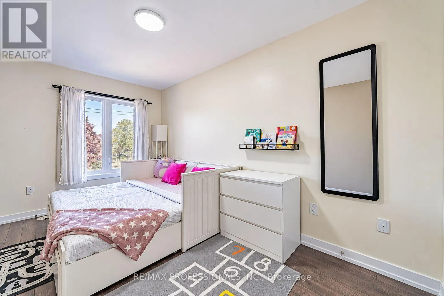 11 - 2335 SHEPPARD AVENUE W