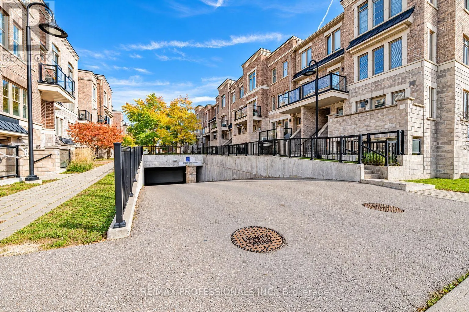 11 - 2335 SHEPPARD AVENUE W