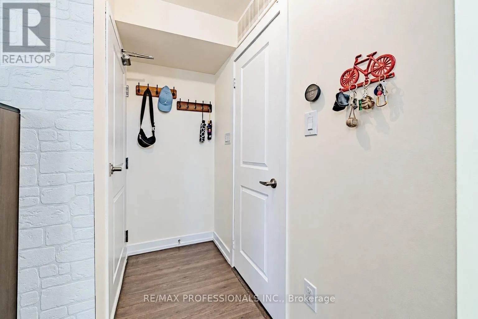 11 - 2335 SHEPPARD AVENUE W
