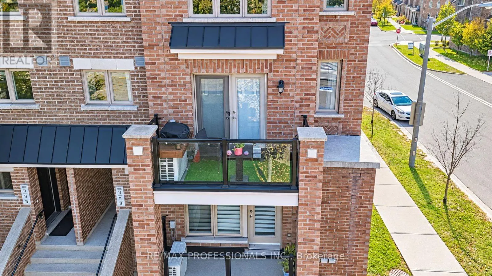 11 - 2335 SHEPPARD AVENUE W