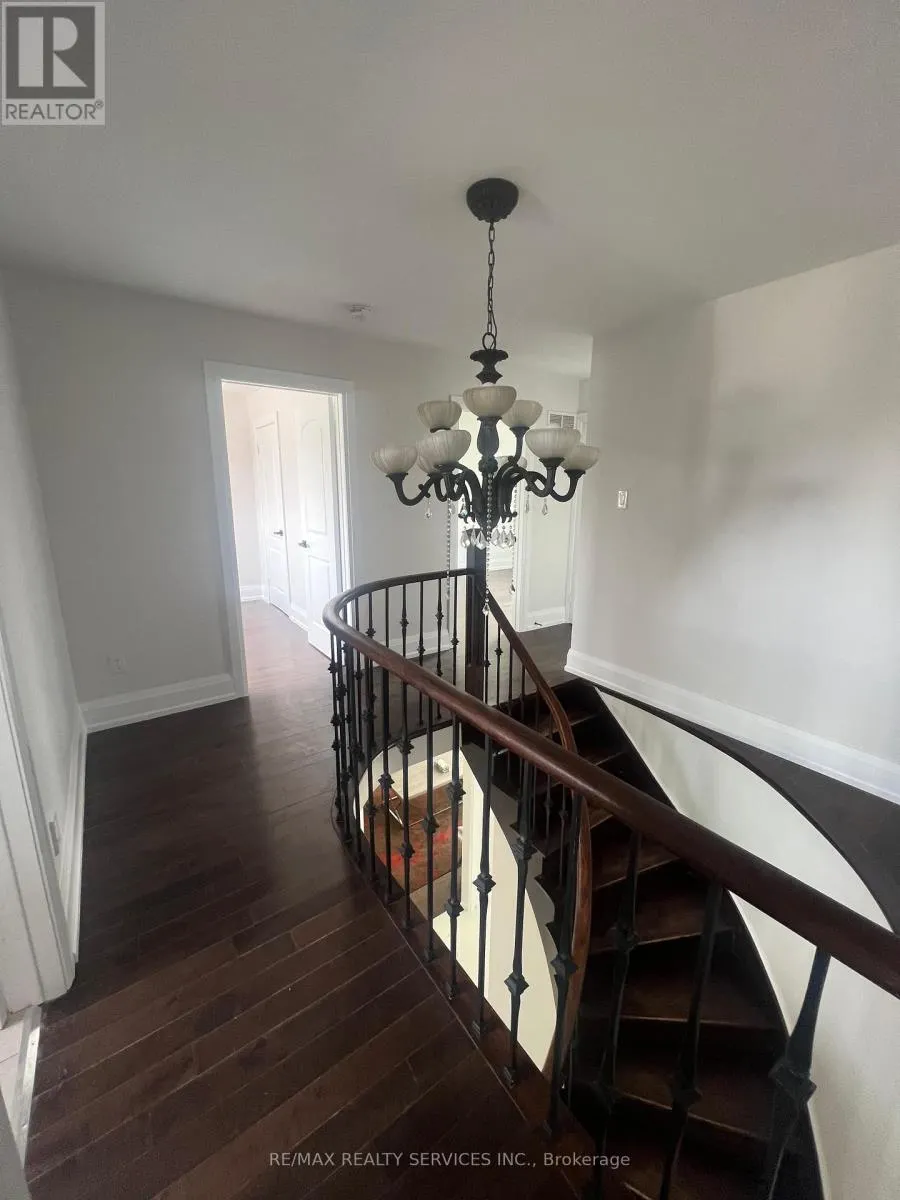 42 DUNDALK CRESCENT