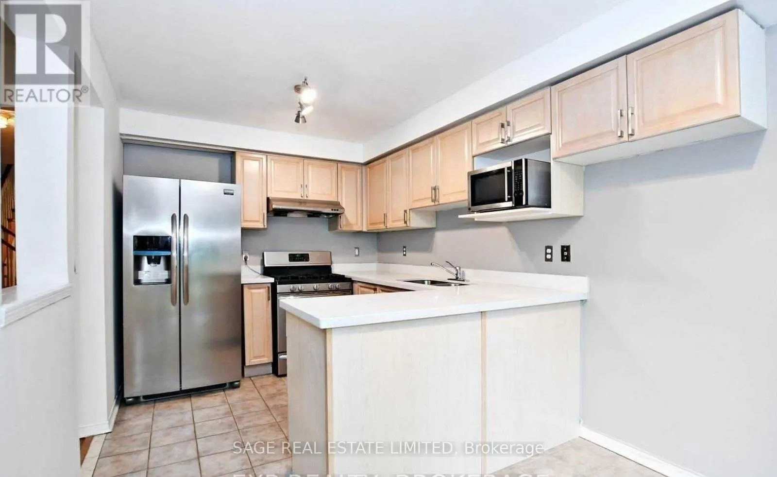 113 - 833 SCOLLARD COURT E