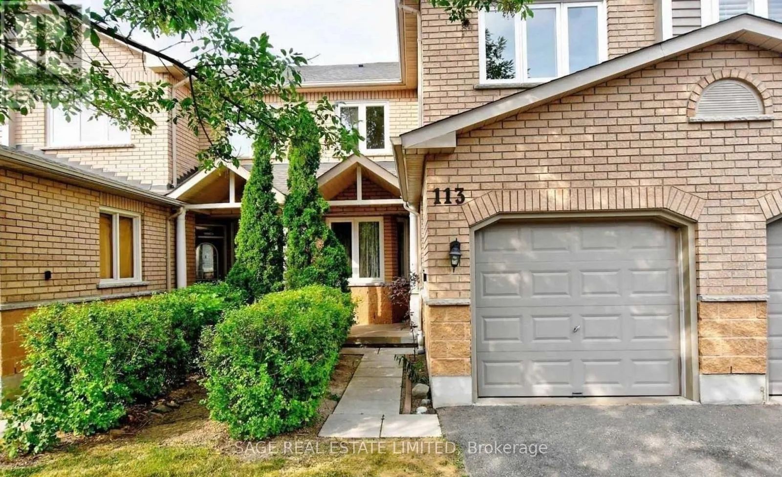 113 - 833 SCOLLARD COURT E