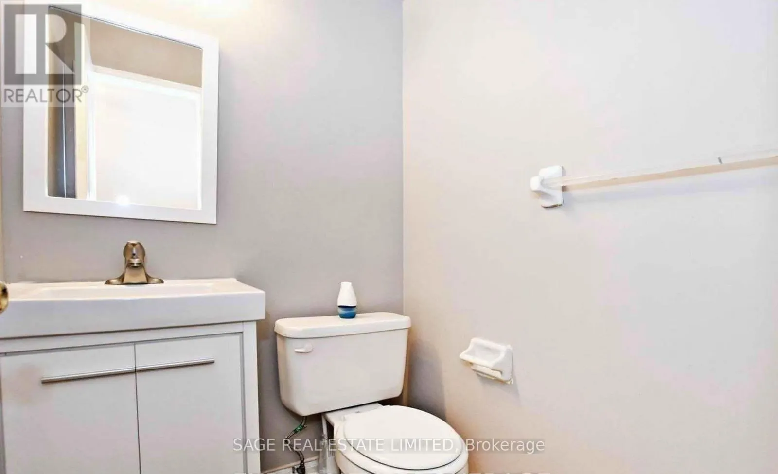 113 - 833 SCOLLARD COURT E