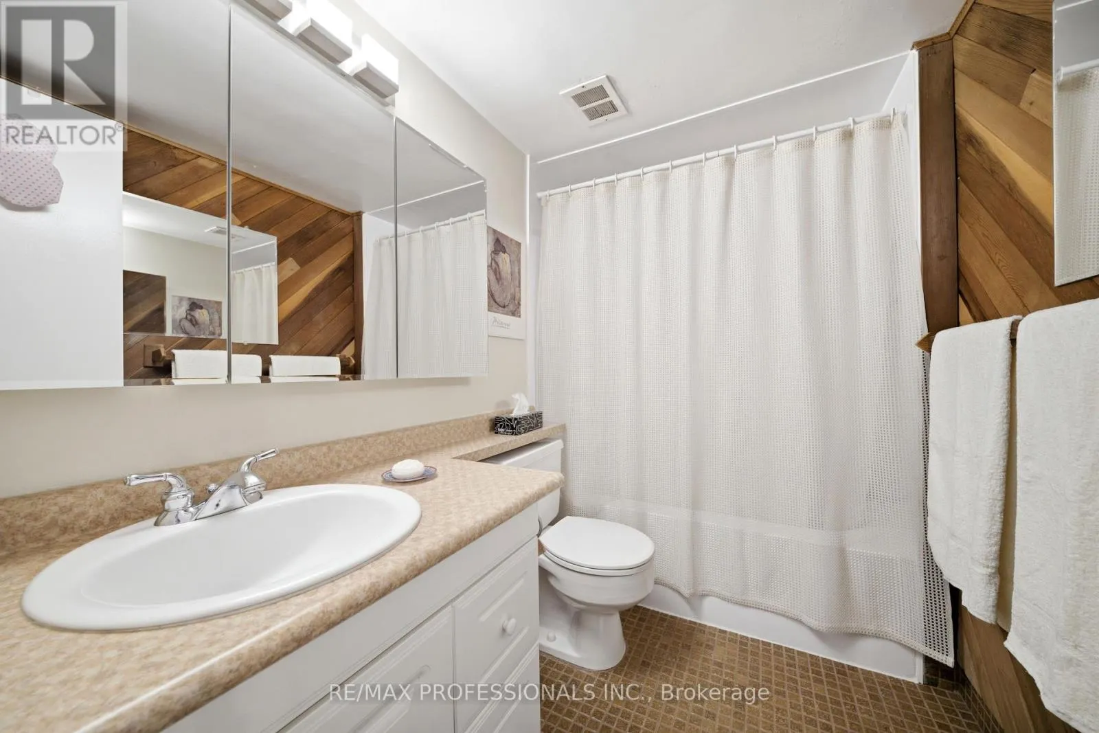1208 - 11 WINCOTT DRIVE