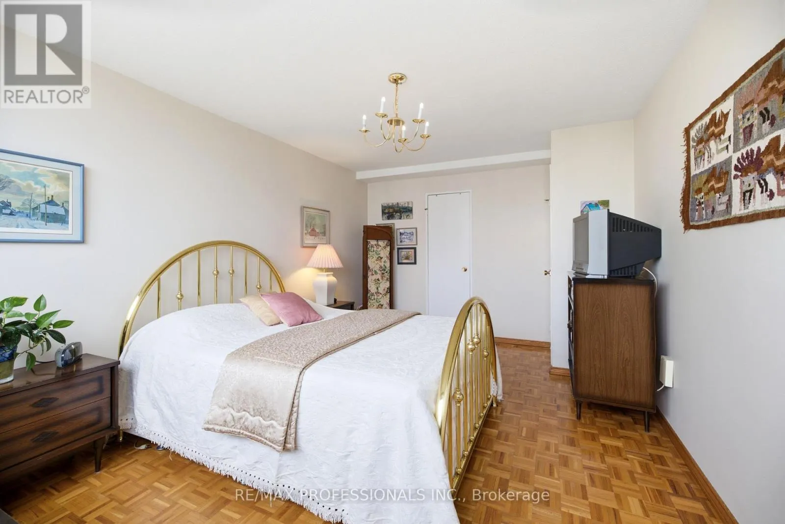 1208 - 11 WINCOTT DRIVE